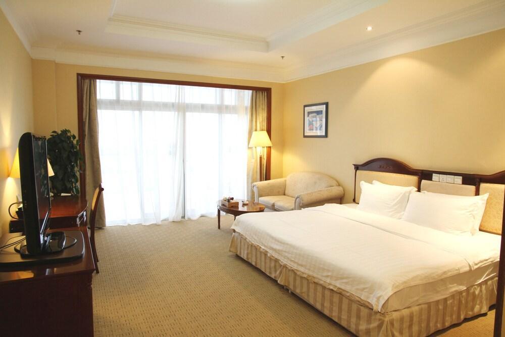 Xiamen International Seaside Hotel -Hotel Corridor Leads To The Stone Exhibition Hall Eksteriør billede