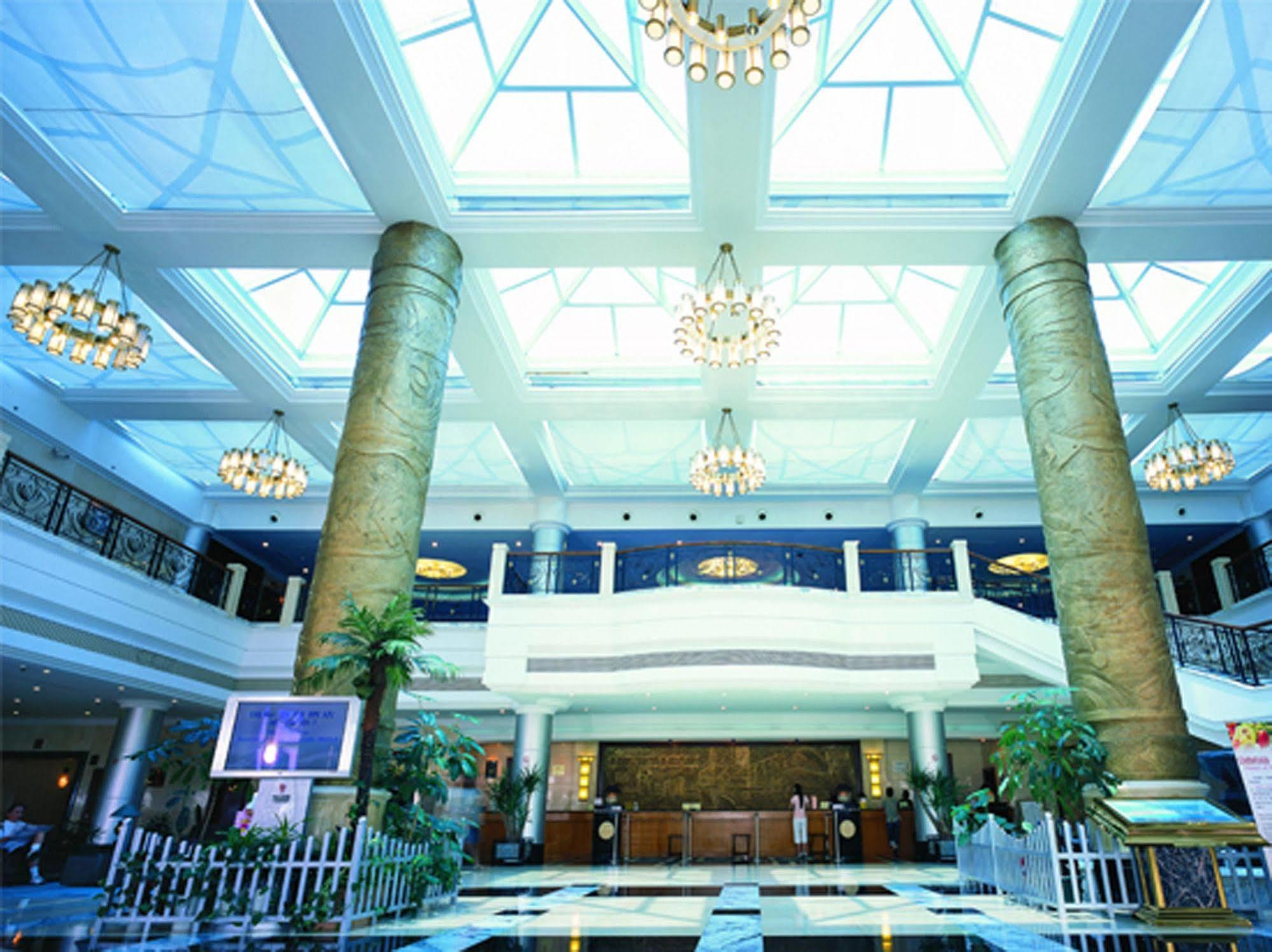 Xiamen International Seaside Hotel -Hotel Corridor Leads To The Stone Exhibition Hall Eksteriør billede