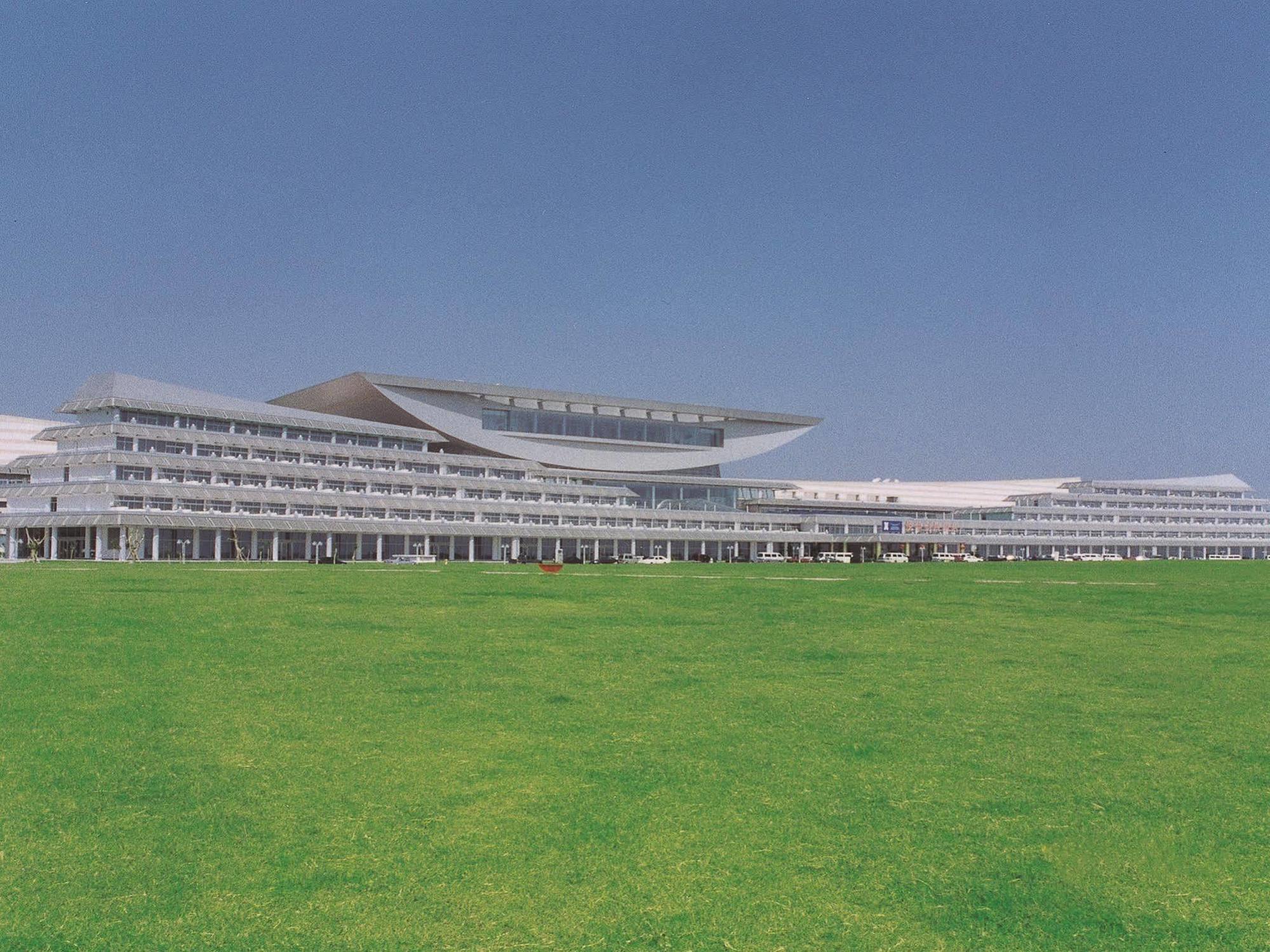 Xiamen International Seaside Hotel -Hotel Corridor Leads To The Stone Exhibition Hall Eksteriør billede